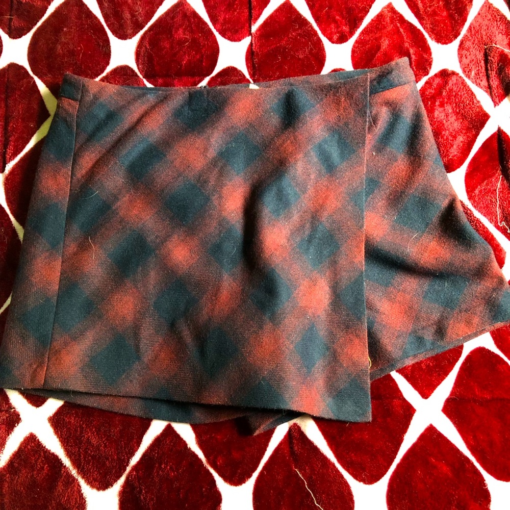 Previously thrifted Hinge skort